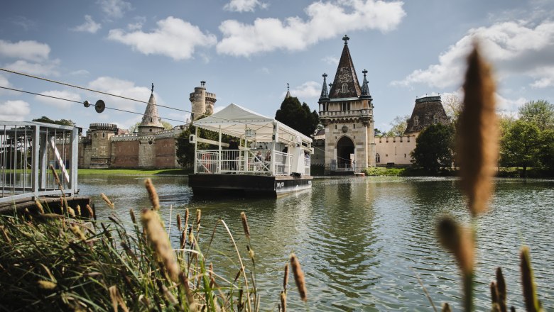 Laxenburg F&auml;hre, &copy; Schloss Laxenburg Betriebsgesellschaft m.b.H.