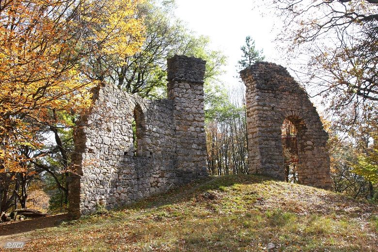 Triumphal Arch Diana Meadow