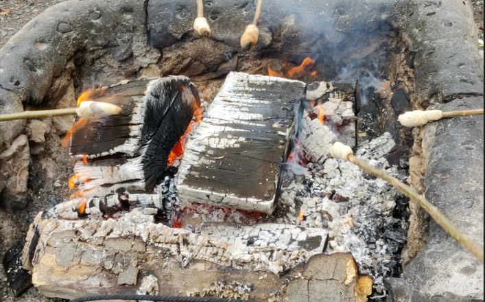 Steckerlbrot am Grillplatz, © Naturpark Sparbach