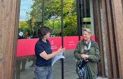 Naturparkbüro Leiterin Susanne Käfer und Frau LR Susanne Rosenkranz begrüßen die Gäste