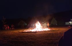 Das Sonnwendfeuer ist niedergebrannt