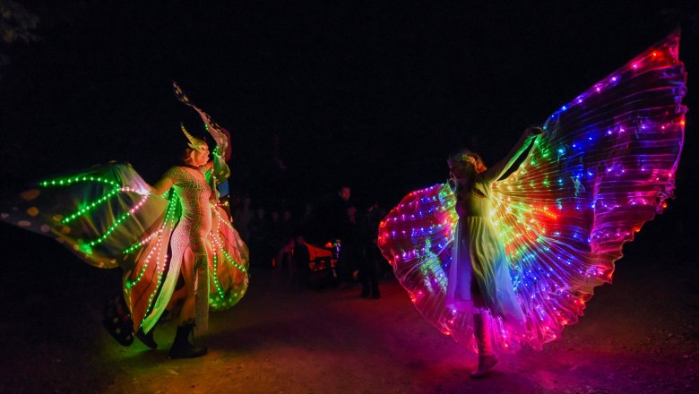 Lichtgestalten, tanzend, © Circus Lumineszenz
