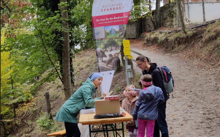 Ankommen beim Herbstfest, © Naturpark Sparbach